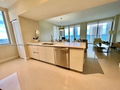 Comprar apartamento no Beachwalk T3102
