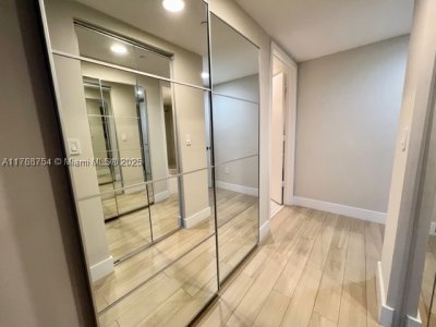 Comprar apartamento no Beachwalk T3102