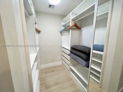 Comprar apartamento no Beachwalk T3102