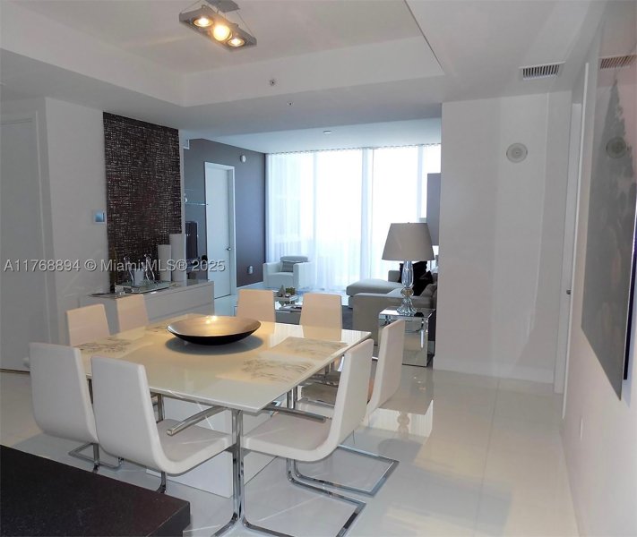Apartment for rent at Trump Royale 3906