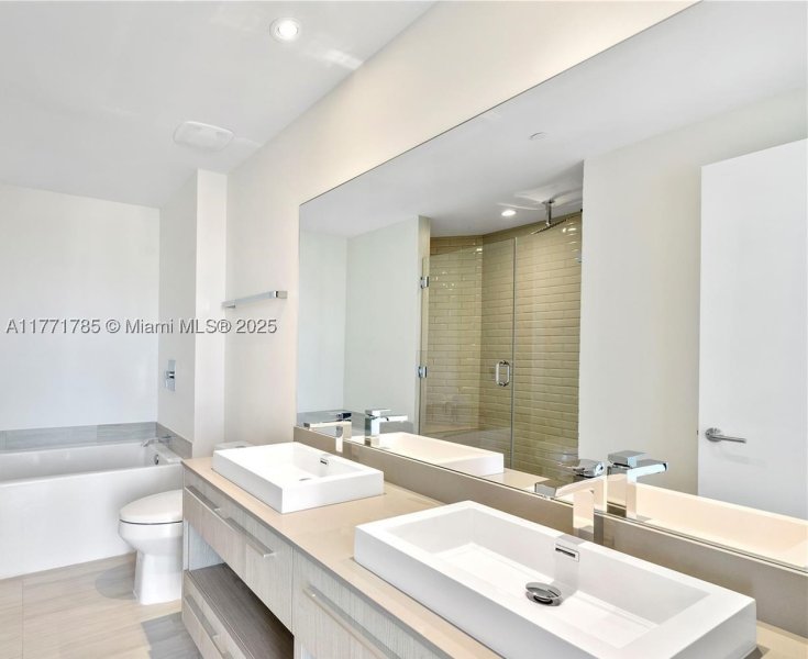 Condo for sale at Hyde Beach House T4301
