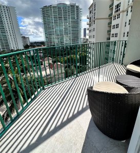 Comprar apartamento no Turnberry Village South 1012