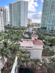 Comprar apartamento no Turnberry Village South 1012