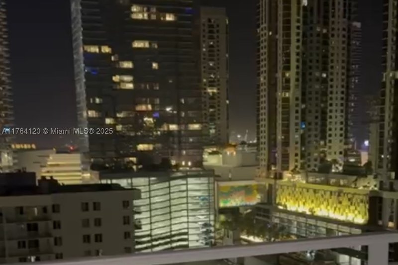 Comprar apartamento en Madison Miami W-2101
