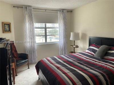 Aluguel de apartamento no The Hemispheres 2B