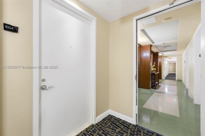 Comprar apartamento en Duo Condo 1604E