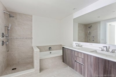 Comprar apartamento no Aria on The Bay 501
