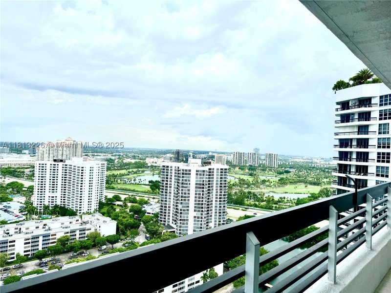 Condo for sale at Mystic Pointe 500 3001
