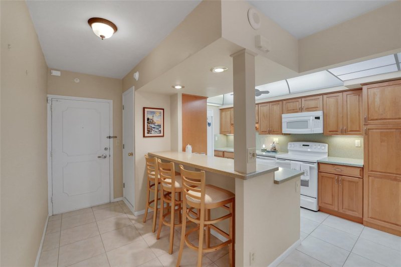 Condo for sale at Coral Ridge Towers North 319