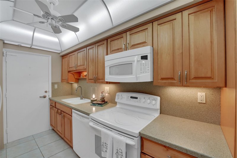Condo for sale at Coral Ridge Towers North 319