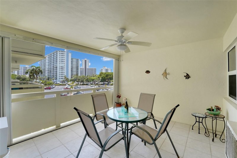 Condo for sale at Coral Ridge Towers North 319