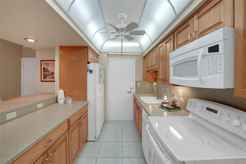 Condo for sale at Coral Ridge Towers North 319
