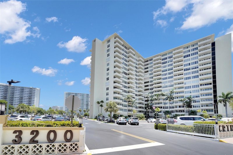 Condo for sale at Coral Ridge Towers North 319