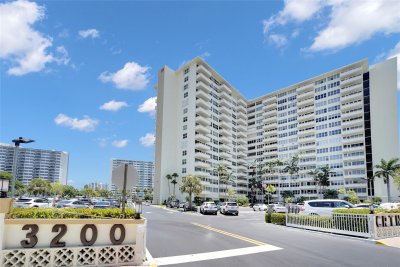 Coral Ridge Towers North Apt #319