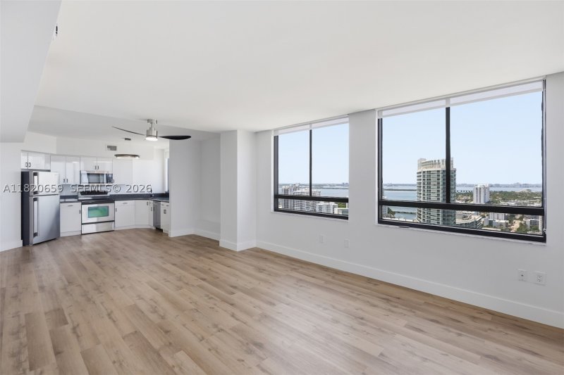 Condo for sale at Waverly 3007
