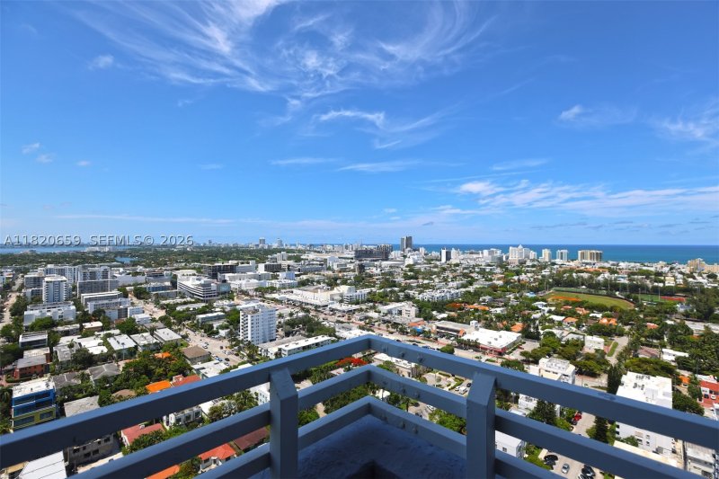 Condo for sale at Waverly 3007
