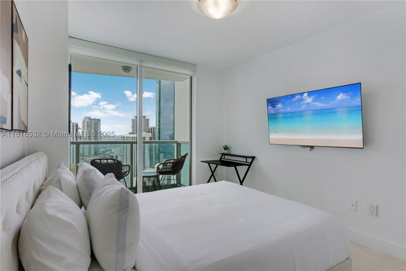 Apartment for rent at Brickell on the River South 2107