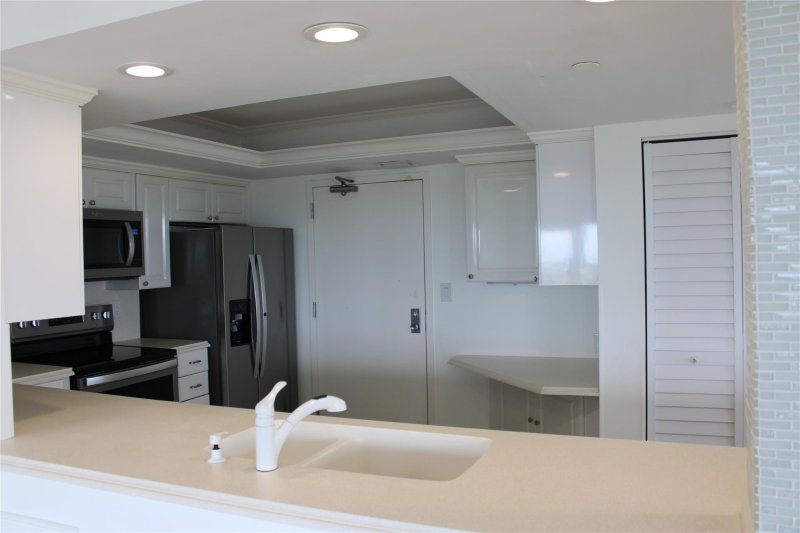 Condo for sale at The Tower at Port Royale 2007
