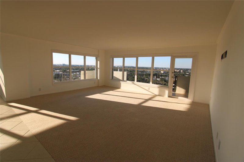 Condo for sale at The Tower at Port Royale 2007