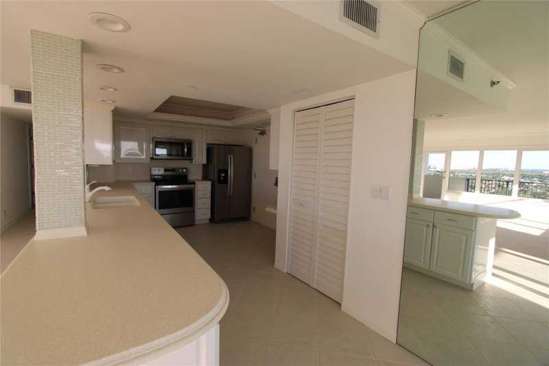 Condo for sale at The Tower at Port Royale 2007