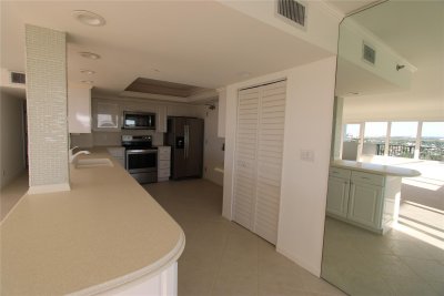 Comprar apartamento en The Tower at Port Royale 2007