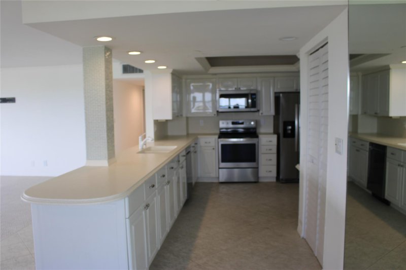Condo for sale at The Tower at Port Royale 2007