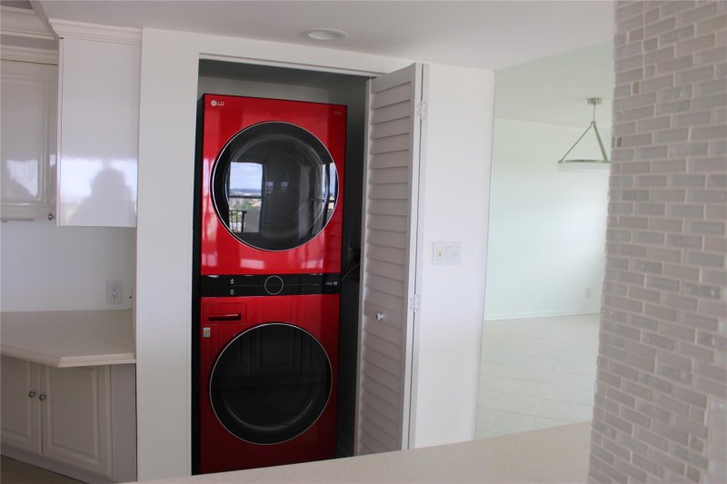 Condo for sale at The Tower at Port Royale 2007