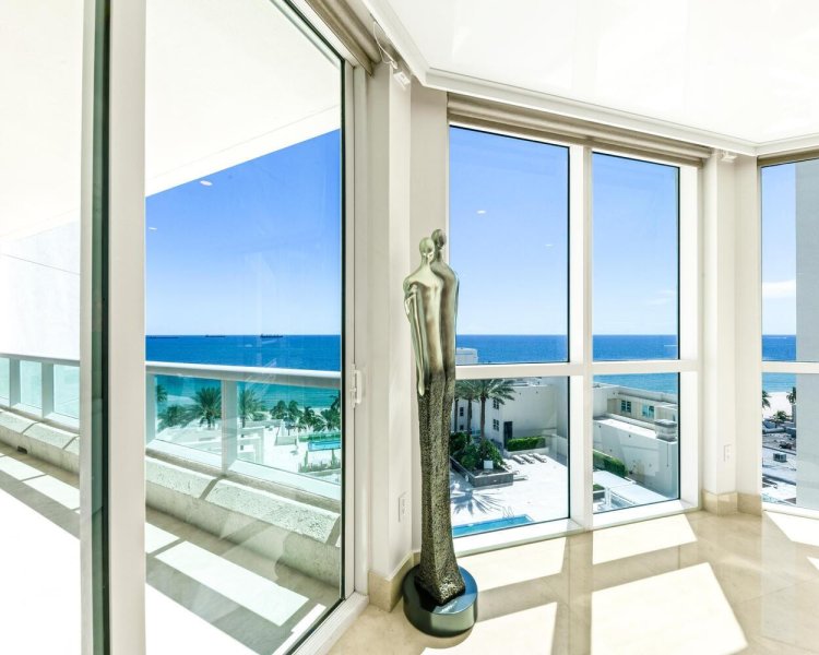 Condo for sale at Las Olas Beach Club 1104