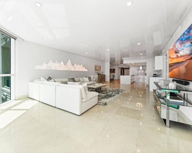 Condo for sale at Las Olas Beach Club 1104