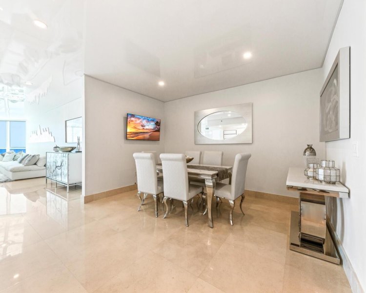 Condo for sale at Las Olas Beach Club 1104