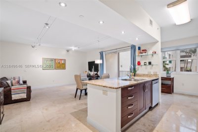 Comprar apartamento no Turnberry Village South 212