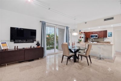 Comprar apartamento no Turnberry Village South 212