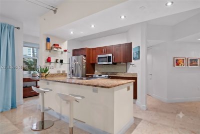 Comprar apartamento no Turnberry Village South 212