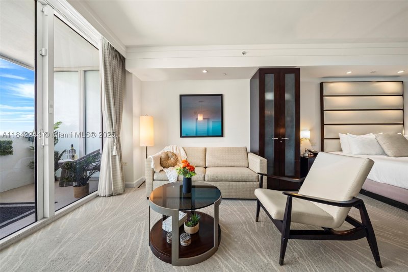 Apartment for rent at Fontainebleau III 802