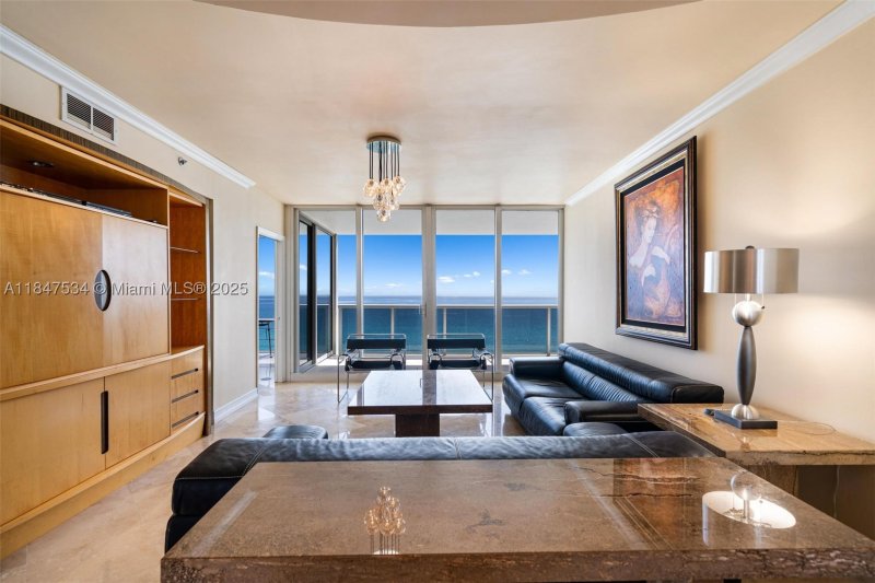 Aluguel de apartamento no Ocean Two 704