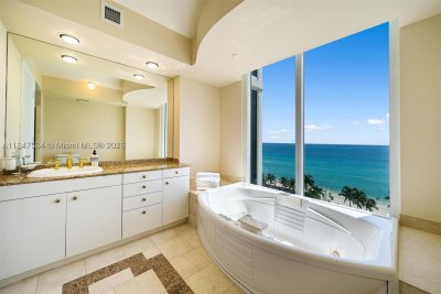 Aluguel de apartamento no Ocean Two 704