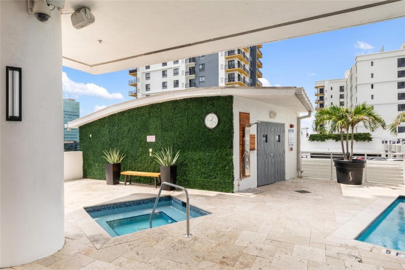 Condo for sale at Strada 315 1808