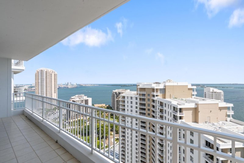 Condo for sale at Courts Brickell Key 2903
