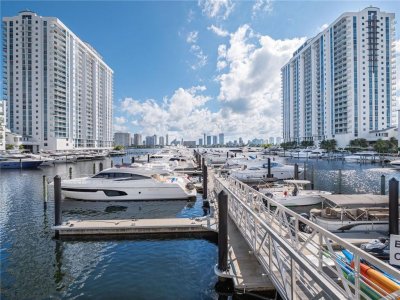 Comprar apartamento en Marina Palms Yacht Club 2105 + 1 BOA