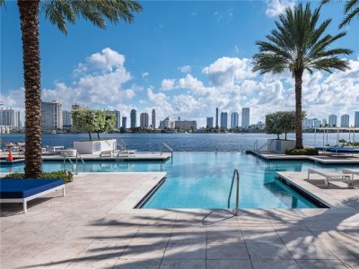Comprar apartamento en Marina Palms Yacht Club 2105 + 1 BOA