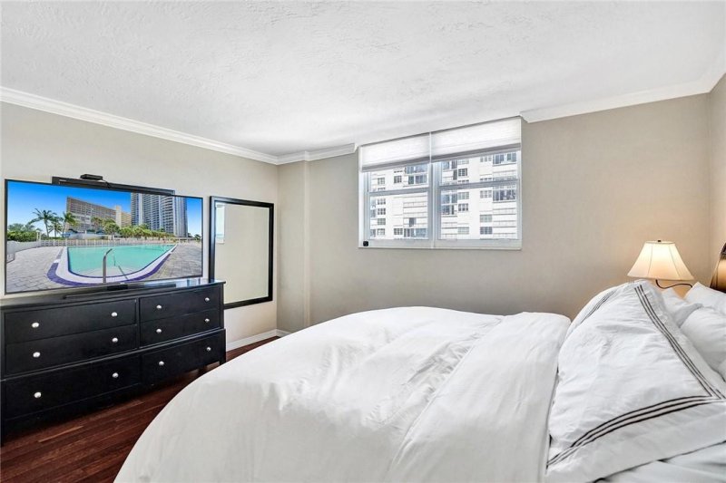 Condo for sale at Galt Towers 9r
