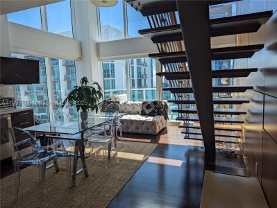 Aluguel de apartamento no Brickell on the River South 2302