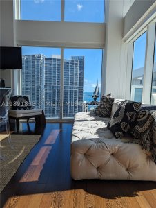 Aluguel de apartamento no Brickell on the River South 2302