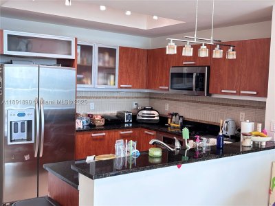 Atrium Aventura Apt #1-809