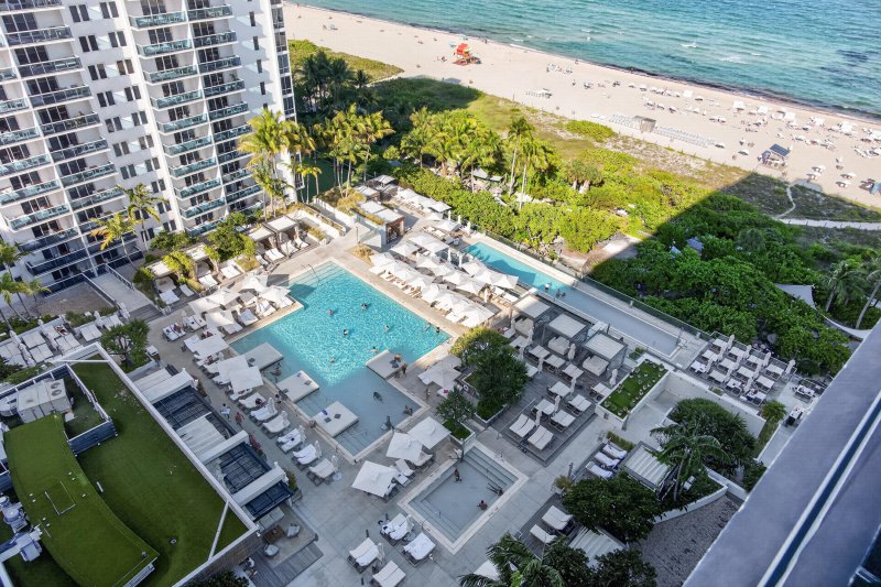Comprar apartamento en Roney Palace 1015
