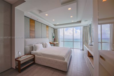 Comprar apartamento no Turnberry Ocean Colony 3204