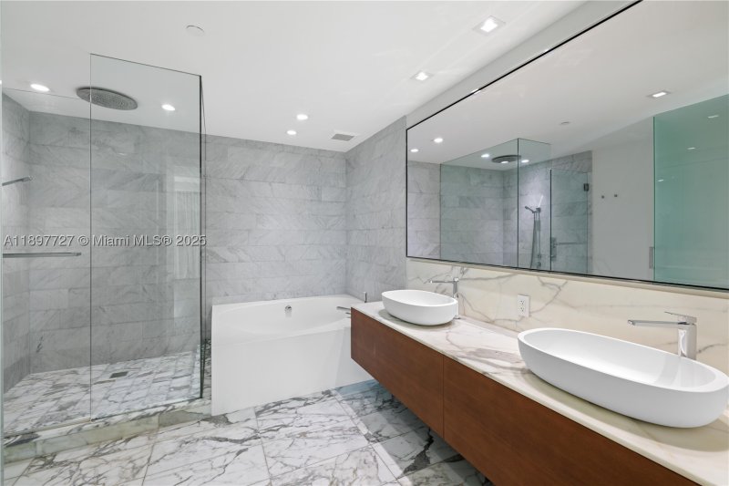 Comprar apartamento en Oceana Bal Harbour 311