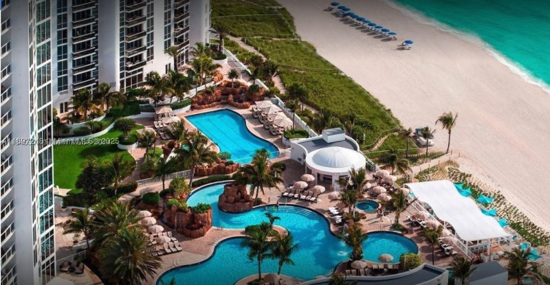 Condo for sale at Trump International Sonesta Beach Resort 1409