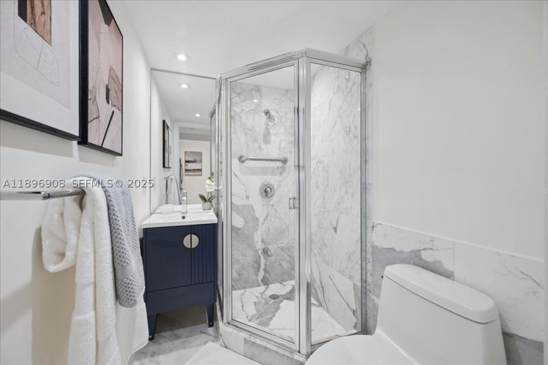 Condo for sale at Commodore Club West 302
