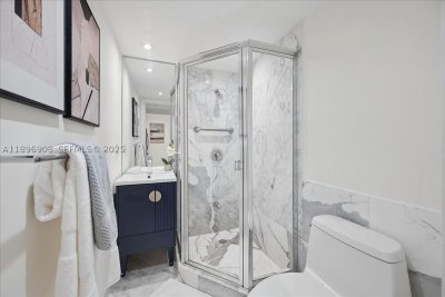 Comprar apartamento en Commodore Club West 302